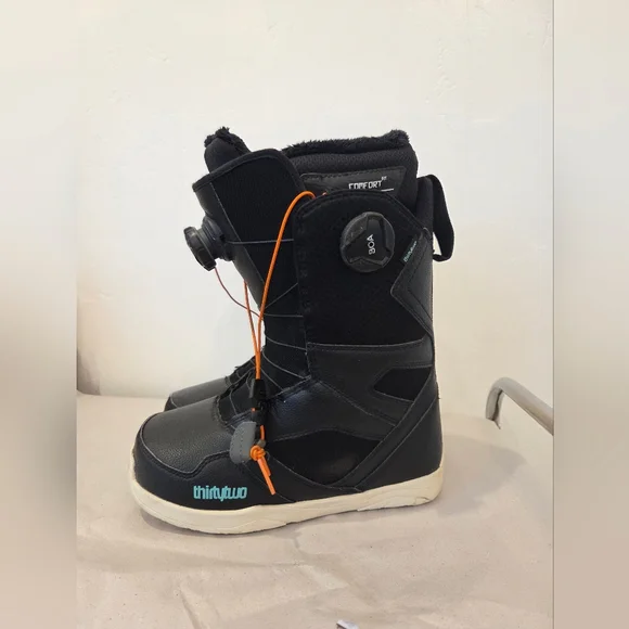 Women's Thirtytwo Shifty Double Boa Snowboard Boots Size 7 Black Winter Sports - Picture 2 of 7